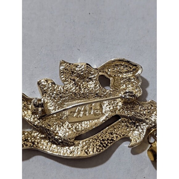 Vintage signed AAi flying Santa with bell pin brooch 2" holiday Christmas - Picture 3 of 4